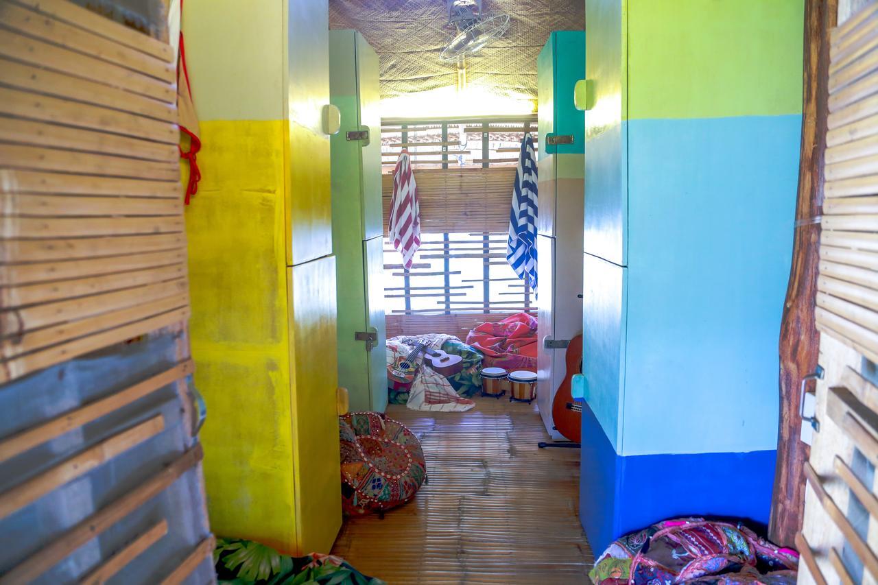 Flotsam And Jetsam Artist Beach Hostel San Juan  Kültér fotó